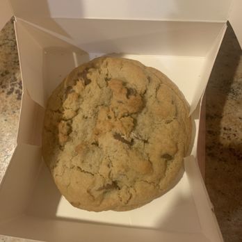 Crumbl - Temecula - Chocolate chips - Bakeries Near Me - Temecula, California