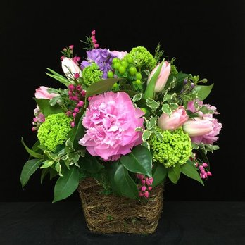 Twigs & Blooms - Florists Near Me