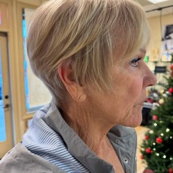 Indulge Salon - Short sassy haircut for women, blonde highlights make the hair look thicker even for short hair