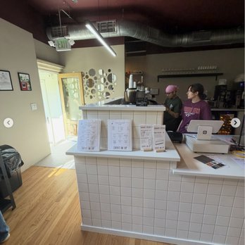 Cherry on Top - Coffee & Tea Near Me - Alexandria, Virginia