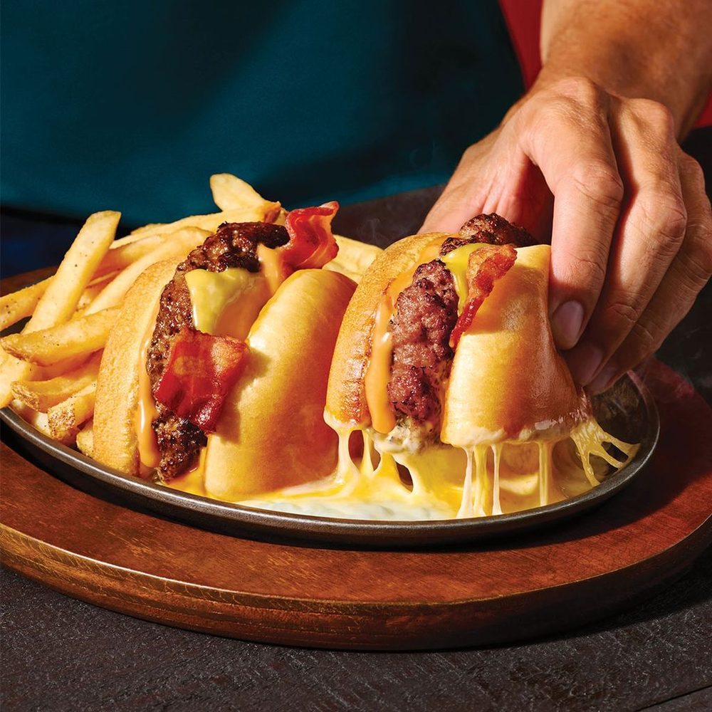 Social spots from Applebee's Grill + Bar
