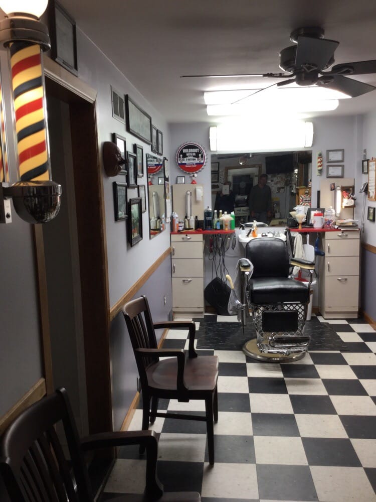 Ron's Barber Shop Logo