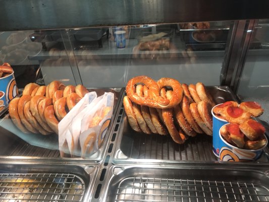 Auntie Anne's by null