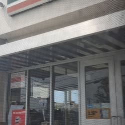 Watch out for the guy with the check out the new review I'm putting for this location