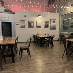 Tinhouse Brewing - Inside seating area~