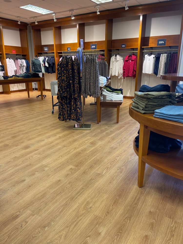 BROOKS BROTHERS FACTORY OUTLET Updated October 2024 28 Photos