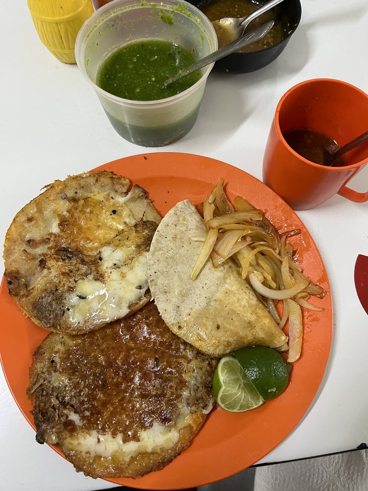 Tacos de Barbacoa Arthuro "Los de Antaño"