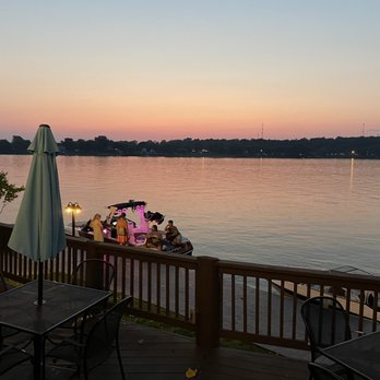 Captains Quarters Riverside Grille - Lovely sunset - Seafood Near Me - Prospect, Kentucky Captains Quarters Riverside Grille - Lovely sunset - Seafood Near Me - Prospect, Kentucky