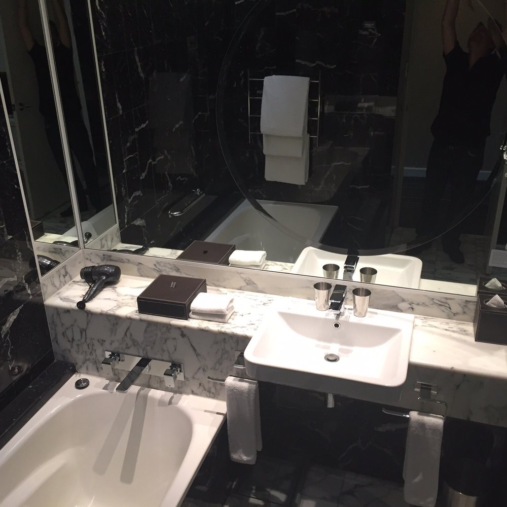 Grand Hyatt Melbourne - Bathroom large - Hotels Near Me - Melbourne, VIC