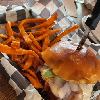 Keagan's Irish Pub and Restaurant - Chicken bacon avocado sandwich - Pubs Near Me - Virginia Beach, Virginia Keagan's Irish Pub and Restaurant - Chicken bacon avocado sandwich - Pubs Near Me - Virginia Beach, Virginia