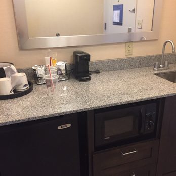 Hampton Inn & Suites Exeter - Kitchenette - Hotels Near Me - Exeter, New Hampshire Hampton Inn & Suites Exeter - Kitchenette - Hotels Near Me - Exeter, New Hampshire