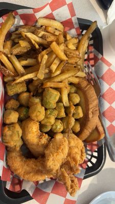 DISH//　Junkfood Junction JUNCTION INN RESTAURANT - Updated October 2026 - 16 Reviews - 17