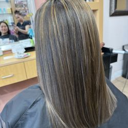 Sunny Salon