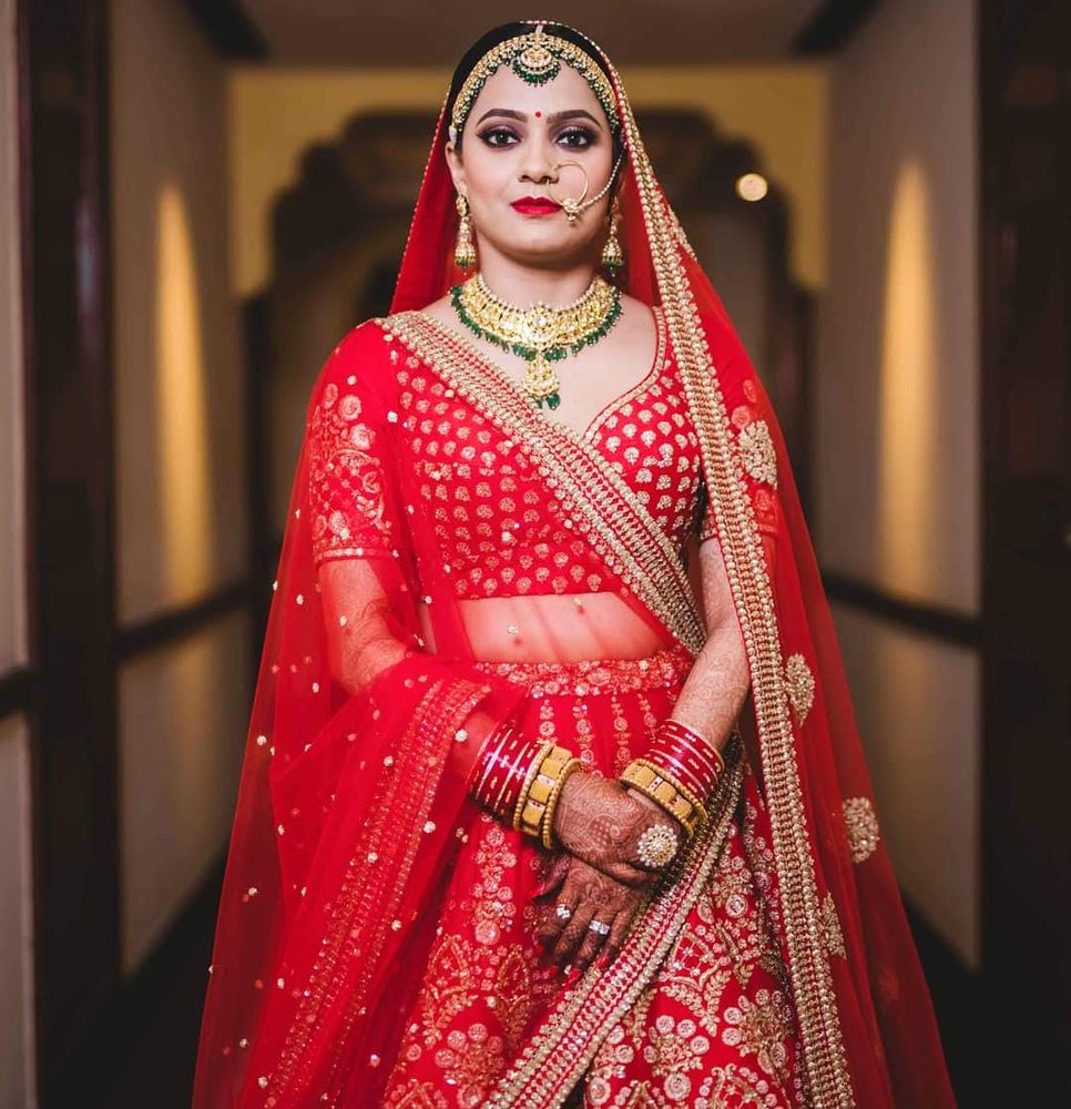 Ishu Nagpal Makeup & Hair Artist Logo