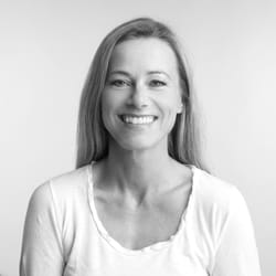 Dr. Nicole Leonhard