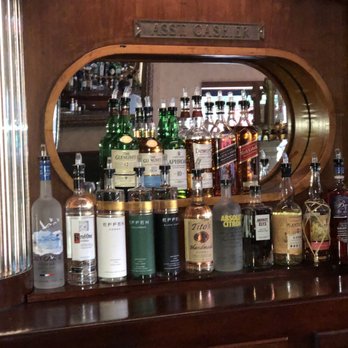 Damen Tavern - Whiskey Bars Near Me - Chicago, Illinois