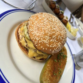 Hudson House - Bars Near Me - Dallas, Texas