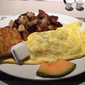 Jack's Country Restaurant - Bacon and cheese omelet with corn bread - Breakfast & Brunch Near Me - Higganum, Connecticut