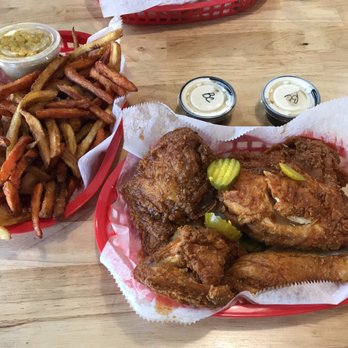 Eugene's Hot Chicken - Food Trucks Near Me - Birmingham, Alabama