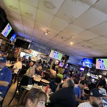 Press Box Sports - Full house - Sports Bars Near Me - Tampa, Florida Press Box Sports - Full house - Sports Bars Near Me - Tampa, Florida