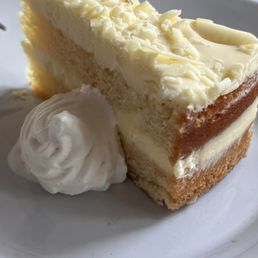 Lemon mascarpone cake