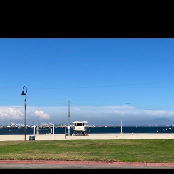 Cabrillo Beach - Life guards shack - Beaches Near Me - San Pedro, California