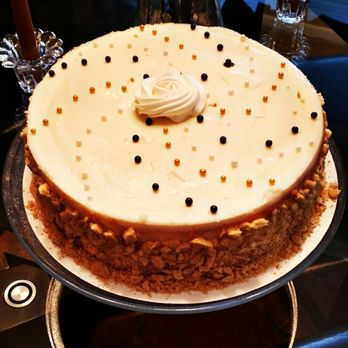 Cakes By Hollis - Vanilla Cheesecake w / Sour Cream Topping. - Desserts Near Me Cakes By Hollis - Vanilla Cheesecake w / Sour Cream Topping. - Desserts Near Me