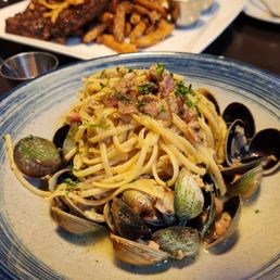 Clam Spaghetti (seasonal)