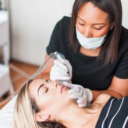 Sian Dellar - Microblading Lip and Eyeliner Permanent makeup