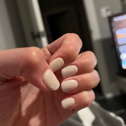 Sisters Nails - Discolor, and chip