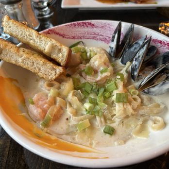Lynwood Inn - Seafood Alfredo - Hotels Near Me - Baddeck, Nova Scotia Lynwood Inn - Seafood Alfredo - Hotels Near Me - Baddeck, Nova Scotia