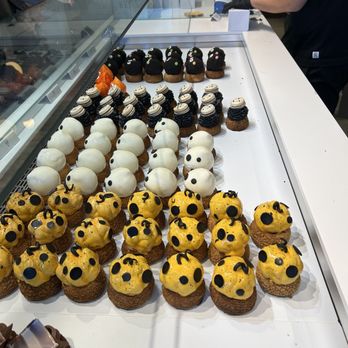 Beta5 Chocolates - Chocolatiers & Shops Near Me - Vancouver, British Columbia