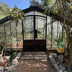 Jardín Botánico - Close up of a greenhouse