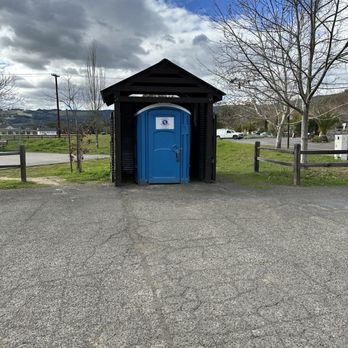 Ernie Smith Community Park - Restroom - Dog Parks Near Me - Sonoma, California
