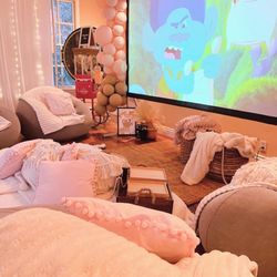 Sweet & Sour Dreamers - Indoor movie night