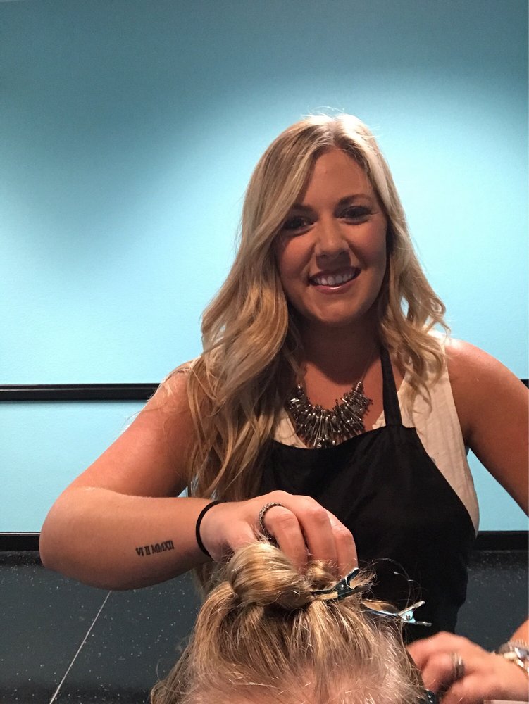 LOXX & LASHES SALON Updated September 2024 125 N River Blvd