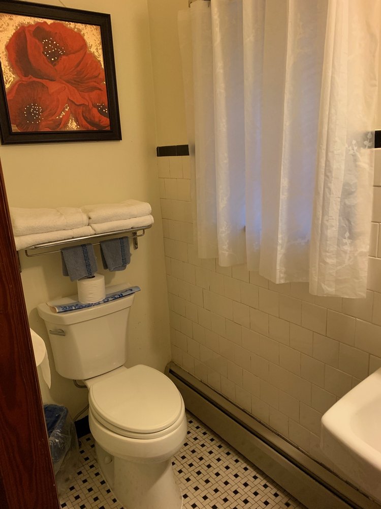 DOLL MOTEL Updated September 2024 23 Photos 1300 Crain Hwy S