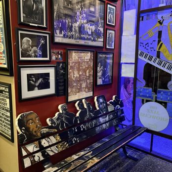 Jazz Showcase - Jazz & Blues Near Me - Chicago, Illinois