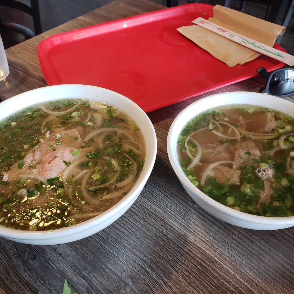 Cafe Trang Bistro - Side-by-side comparison of a large and small pho - Vietnamese Near Me - Lehi, Utah Cafe Trang Bistro - Side-by-side comparison of a large and small pho - Vietnamese Near Me - Lehi, Utah