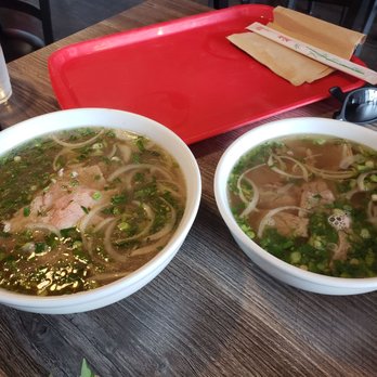 Cafe Trang Bistro - Side-by-side comparison of a large and small pho - Vietnamese Near Me - Lehi, Utah Cafe Trang Bistro - Side-by-side comparison of a large and small pho - Vietnamese Near Me - Lehi, Utah