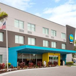 Exterior photo of Tru by Hilton Bradenton I 75 - Bradenton, Florida Exterior photo of Tru by Hilton Bradenton I 75 - Bradenton, Florida