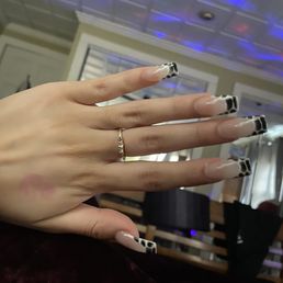 nails