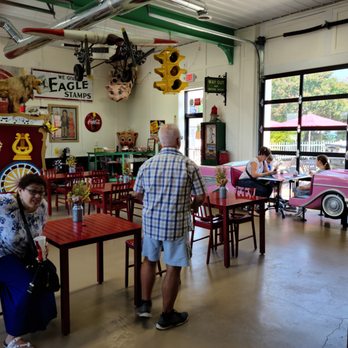 ACME Ice Cream Parlor - dining area - Ice Cream & Frozen Yogurt Near Me - Tappahannock, Virginia ACME Ice Cream Parlor - dining area - Ice Cream & Frozen Yogurt Near Me - Tappahannock, Virginia
