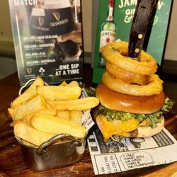Glen Tavern - Burger & Chips