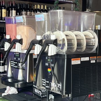 MAX's Wine Dive - Drinks - Wine Bars Near Me - Houston, Texas MAX's Wine Dive - Drinks - Wine Bars Near Me - Houston, Texas