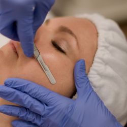CK Skin Spa - Dermaplaning