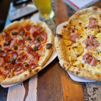 R&B Brewing - Hawaiian and meat lovers pizzas. Medium size. Excellent crust with a nice chew. Big enough to feed two. - Breweries Near Me - Vancouver, British Columbia R&B Brewing - Hawaiian and meat lovers pizzas. Medium size. Excellent crust with a nice chew. Big enough to feed two. - Breweries Near Me - Vancouver, British Columbia