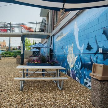 Lawrence's Fish & Shrimp - Outdoor patio - Seafood Near Me - Chicago, Illinois