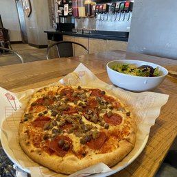 Standard "Mod" 11" pizza and regular salad Standard "Mod" 11" pizza and regular salad