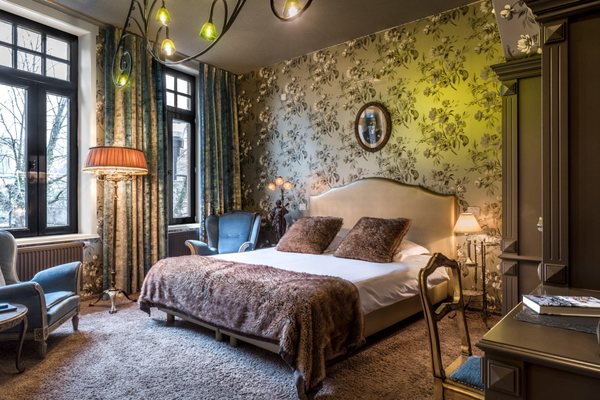 Main Street Hotel by null